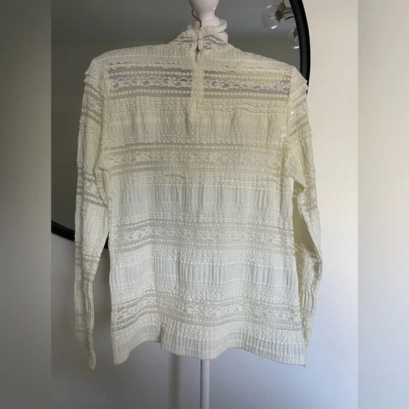 NWT EVEREVE Women's Endless Rose Mock Neck Textured Lace Top. Size medium - Picture 9 of 11